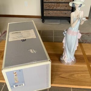 Lladro 5479 Tea Time